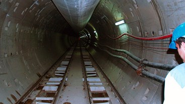 تونل انتقال آب از پايين دست سد امير كبير به تصفيه خانه ششم تهران
